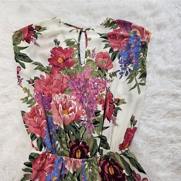 Show me your Mumu floral romper size small - Picture 13 of 14
